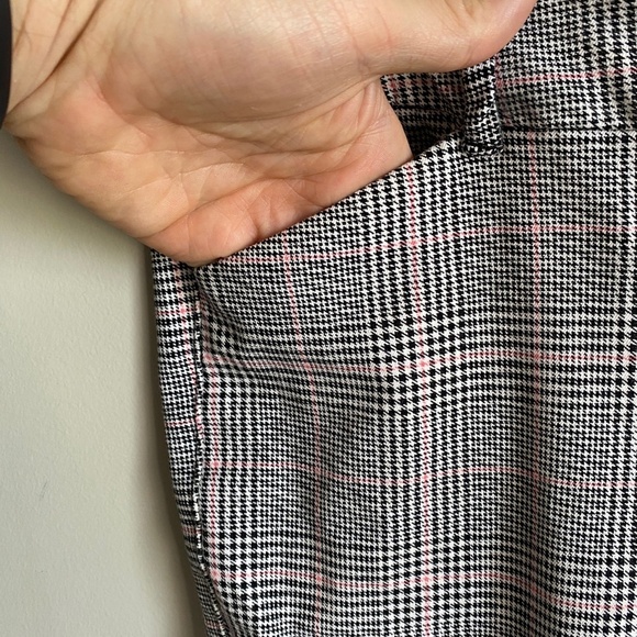 Old Navy Women's Pixie Ankle Houndstooth Striped Black + White Stretchy Pants 12 - Picture 3 of 10
